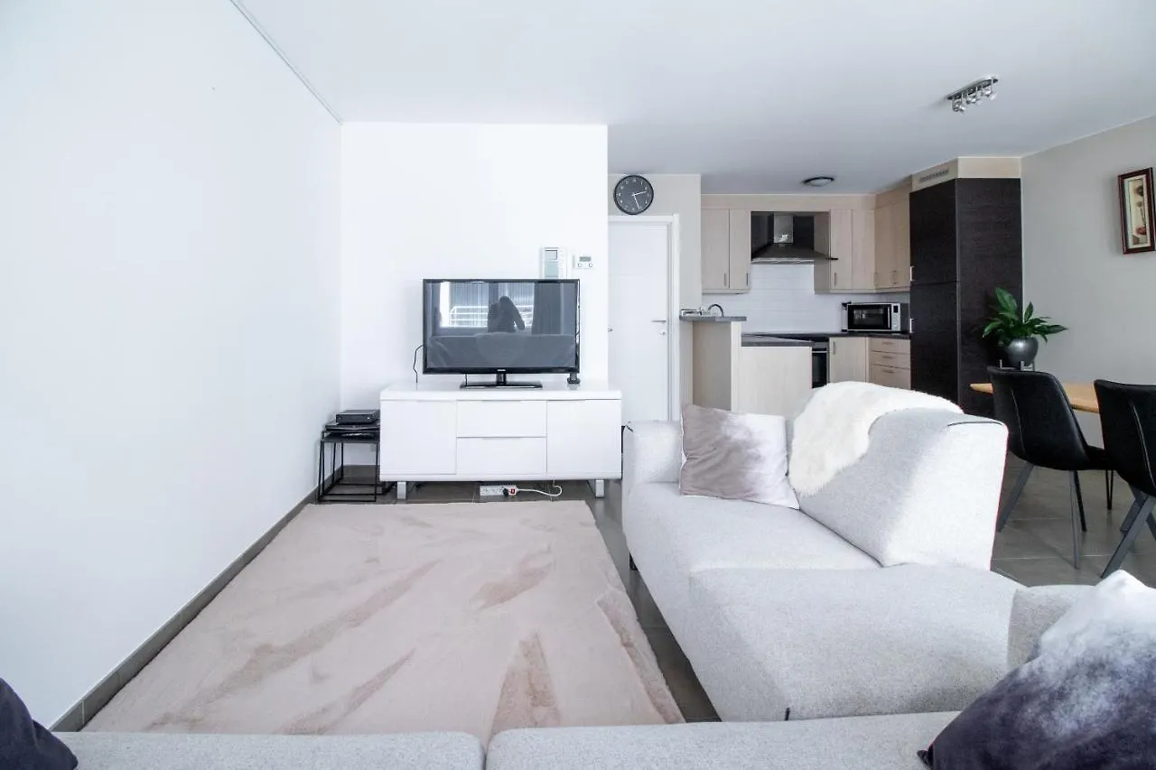 Laluna Holiday Apartment Остенде