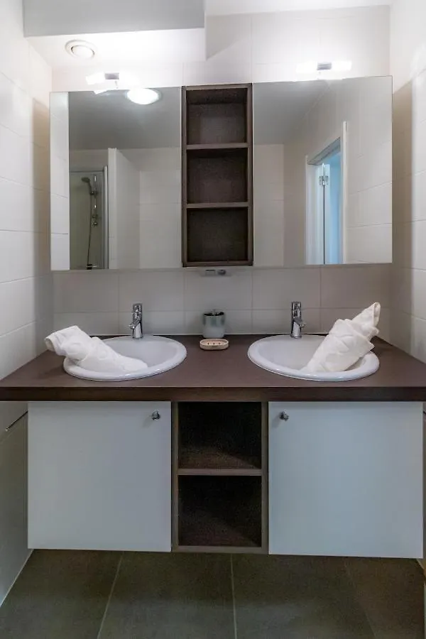 Laluna Holiday Apartment Остенде